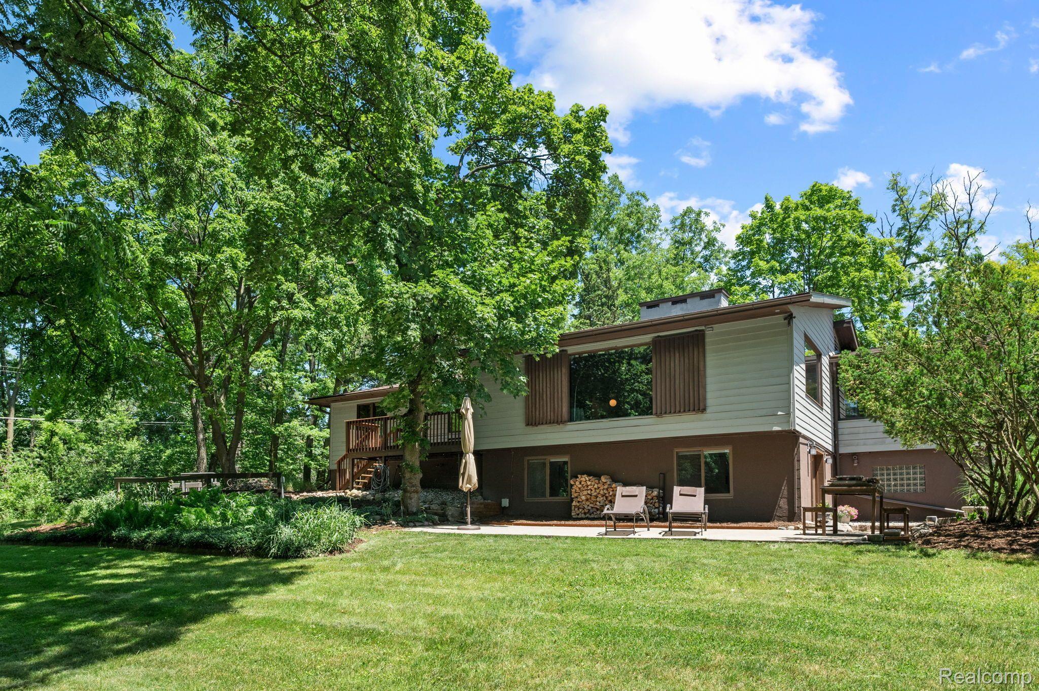 5151 N ADAMS Road