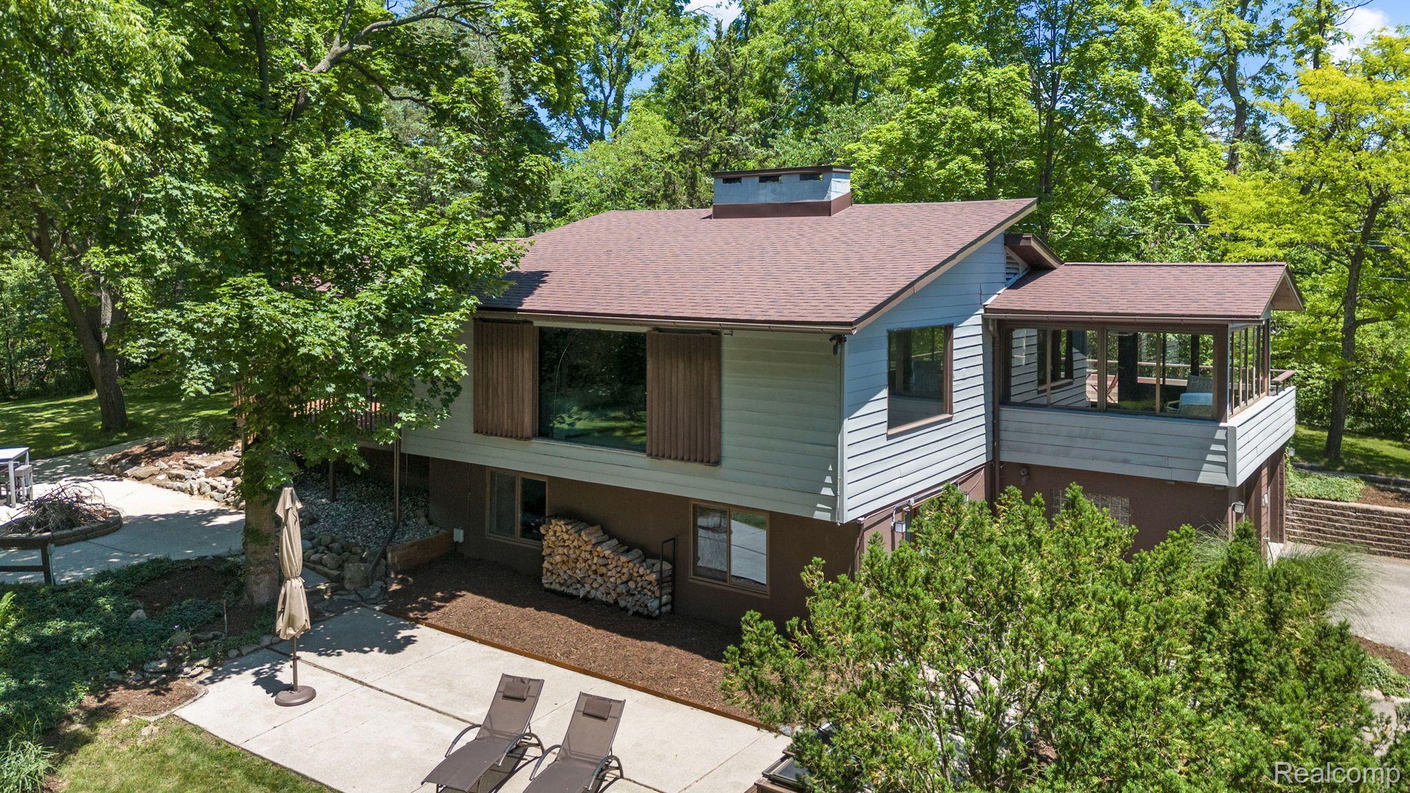 5151 N ADAMS Road