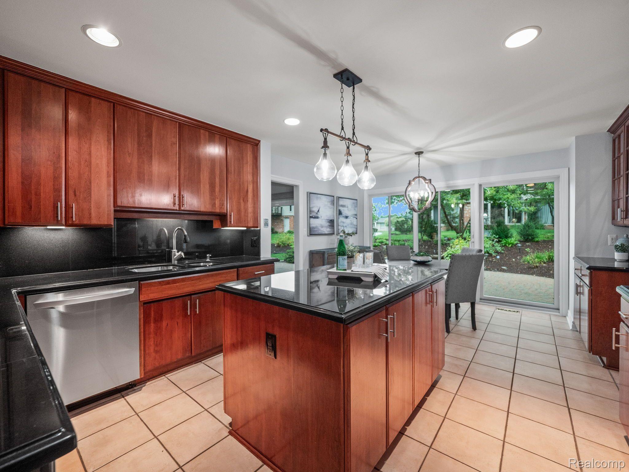 2922 Woodland Ridge
