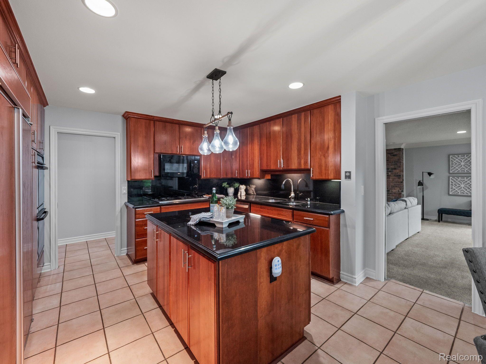 2922 Woodland Ridge