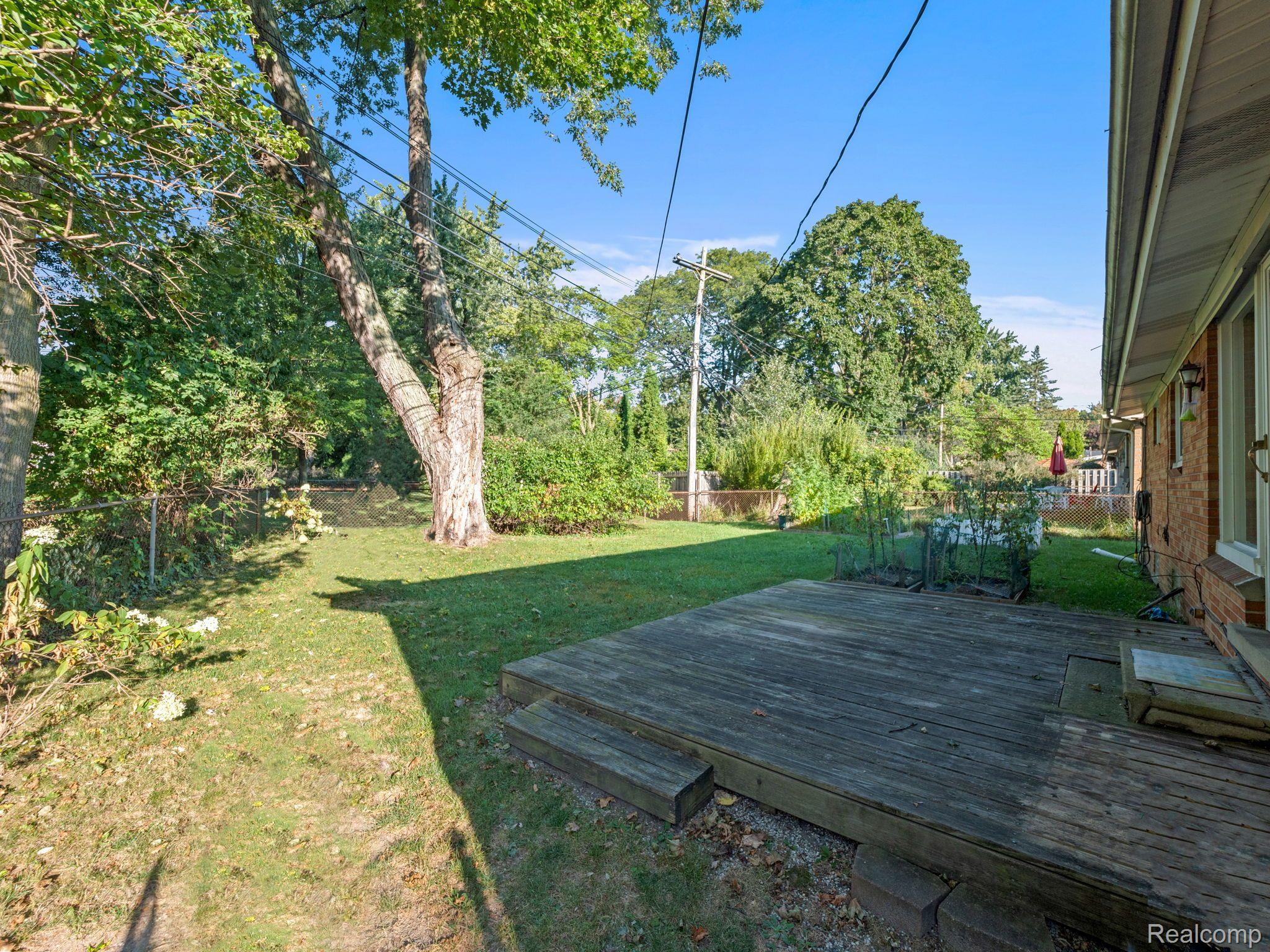 881 BROOKLAWN Drive