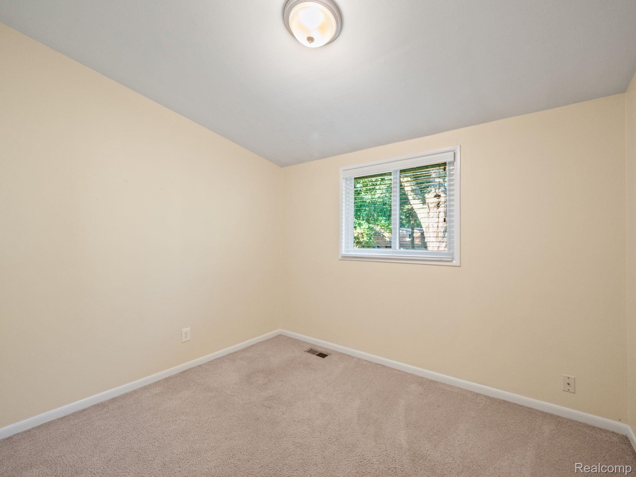 881 BROOKLAWN Drive