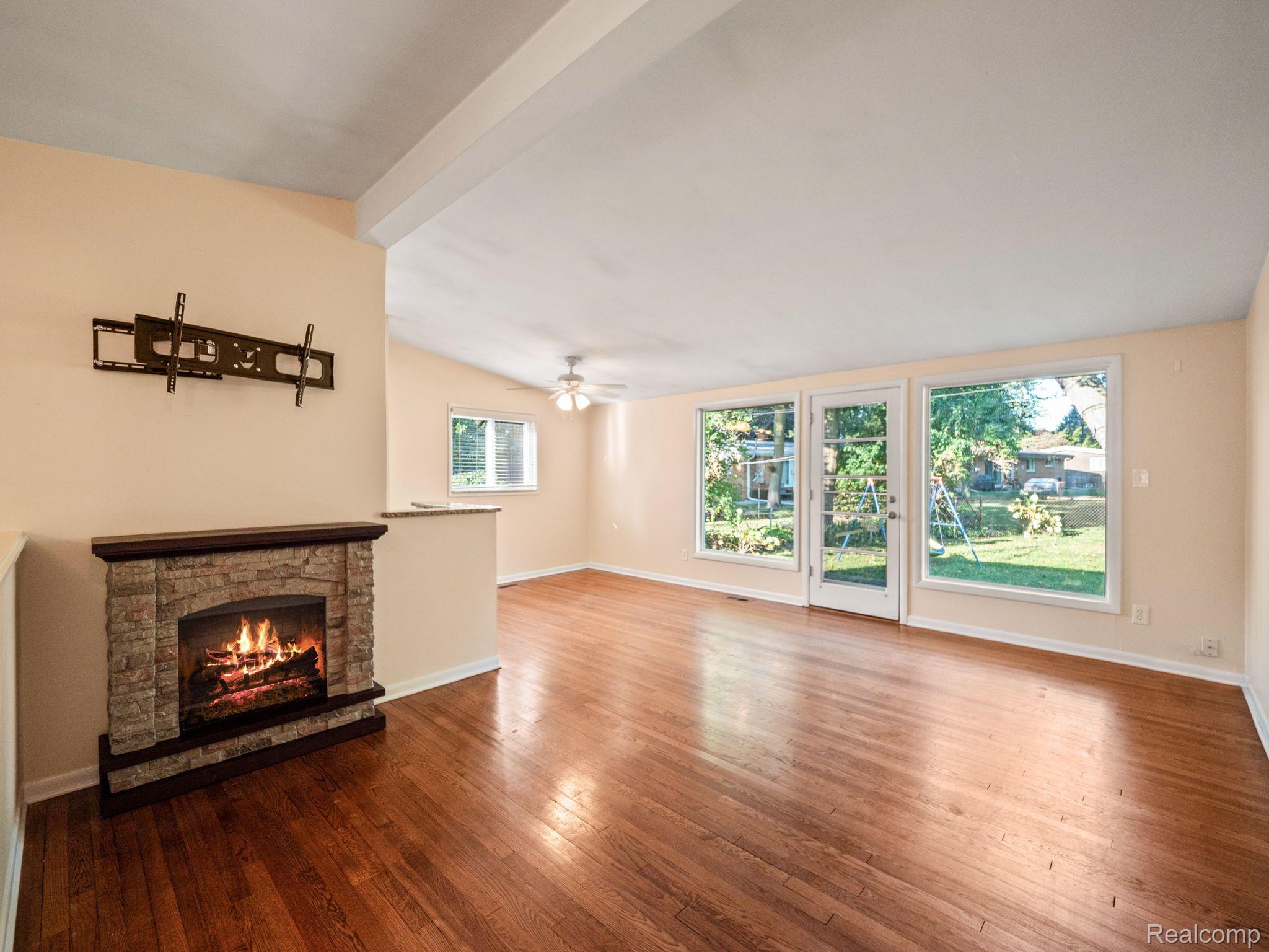 881 BROOKLAWN Drive