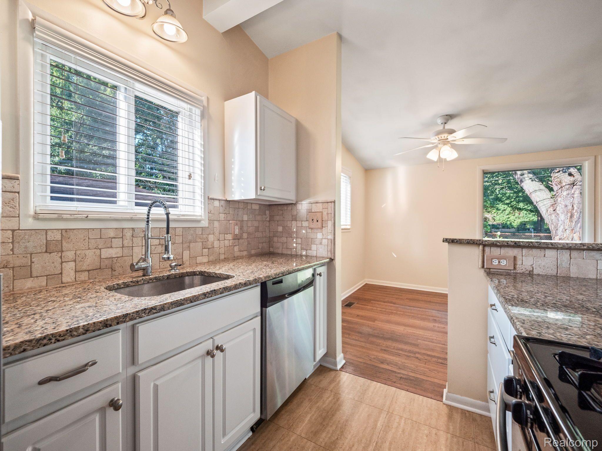 881 BROOKLAWN Drive