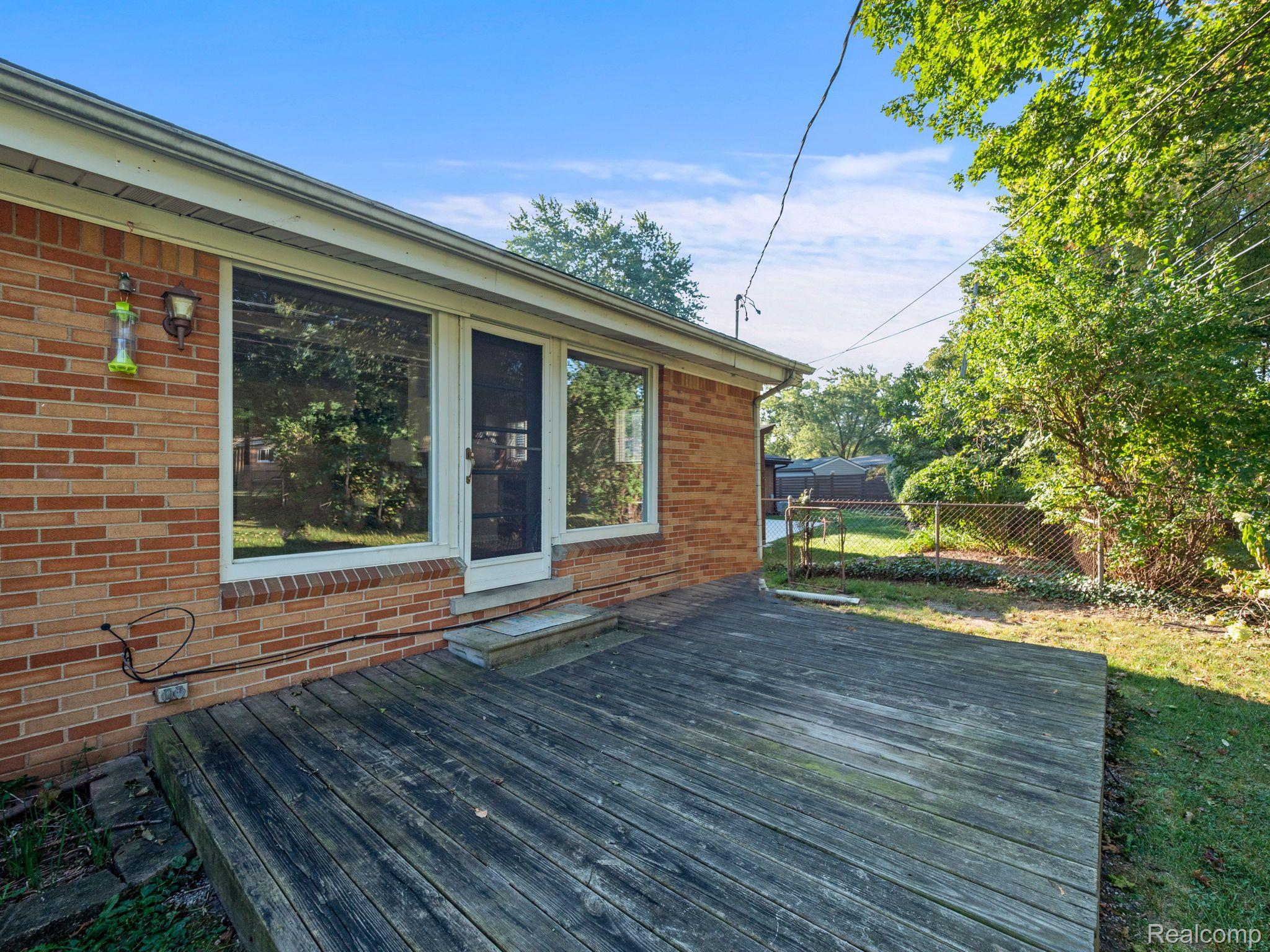 881 BROOKLAWN Drive