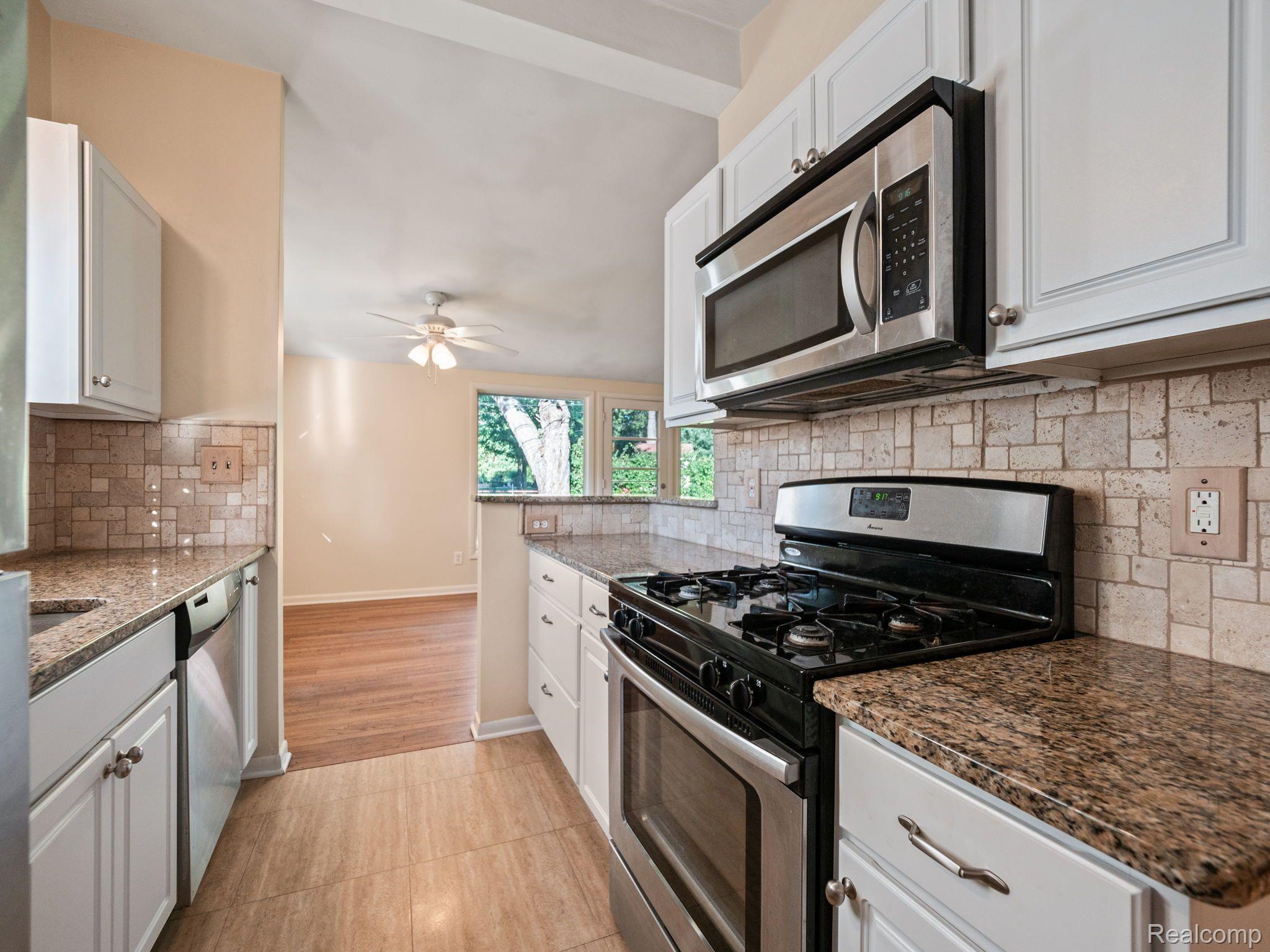881 BROOKLAWN Drive