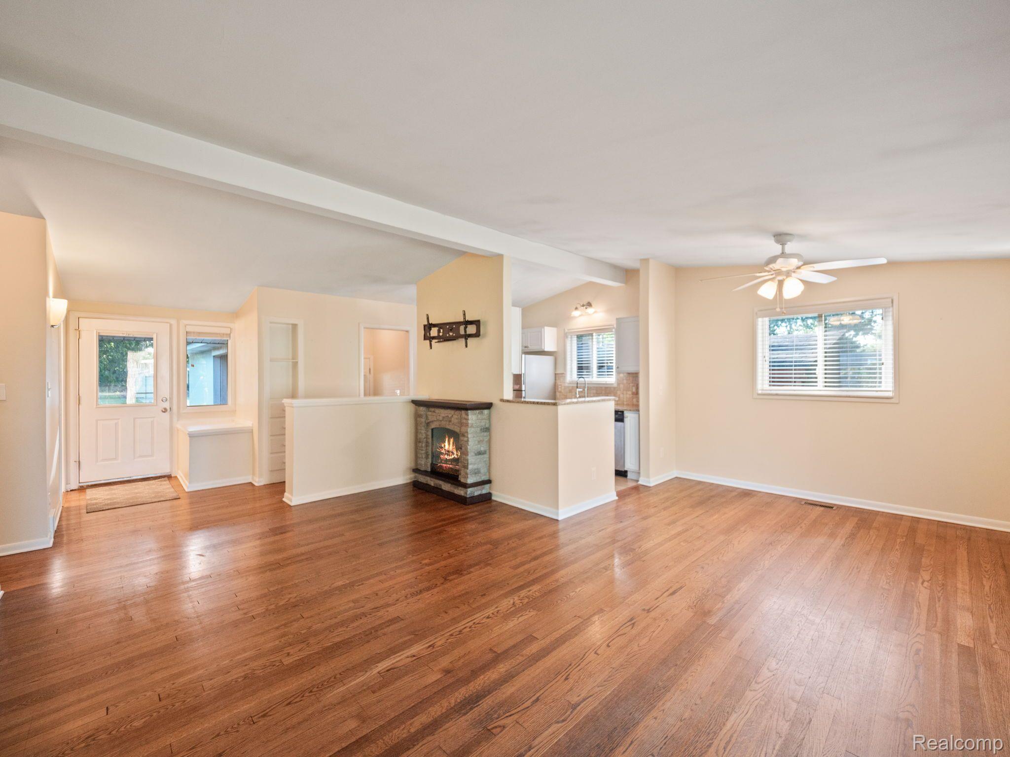 881 BROOKLAWN Drive