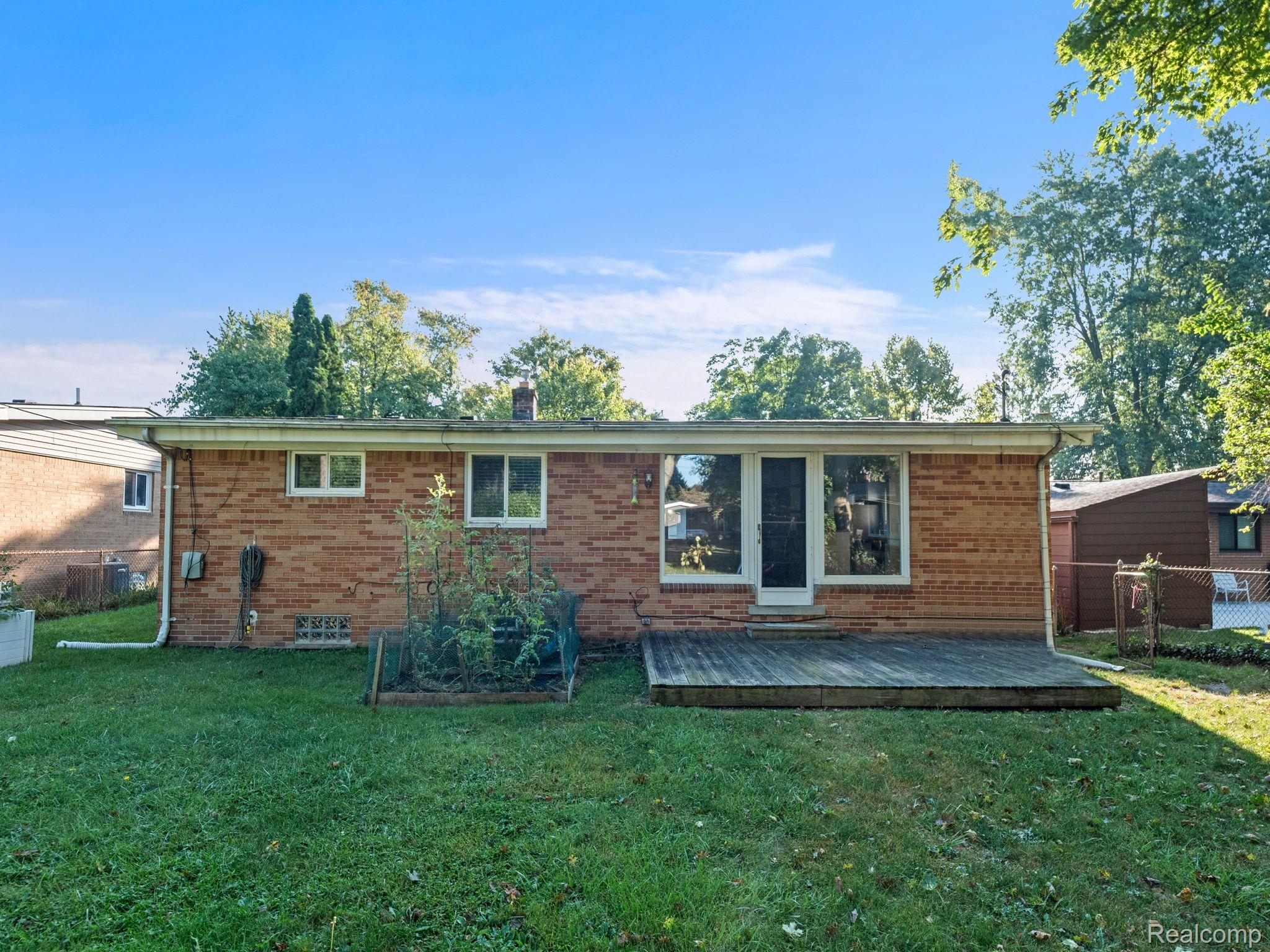 881 BROOKLAWN Drive