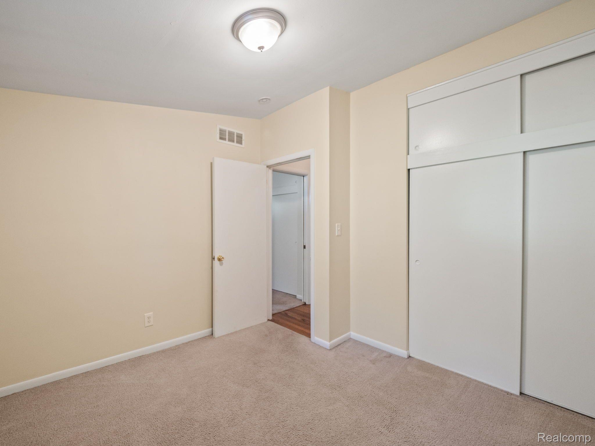 881 BROOKLAWN Drive