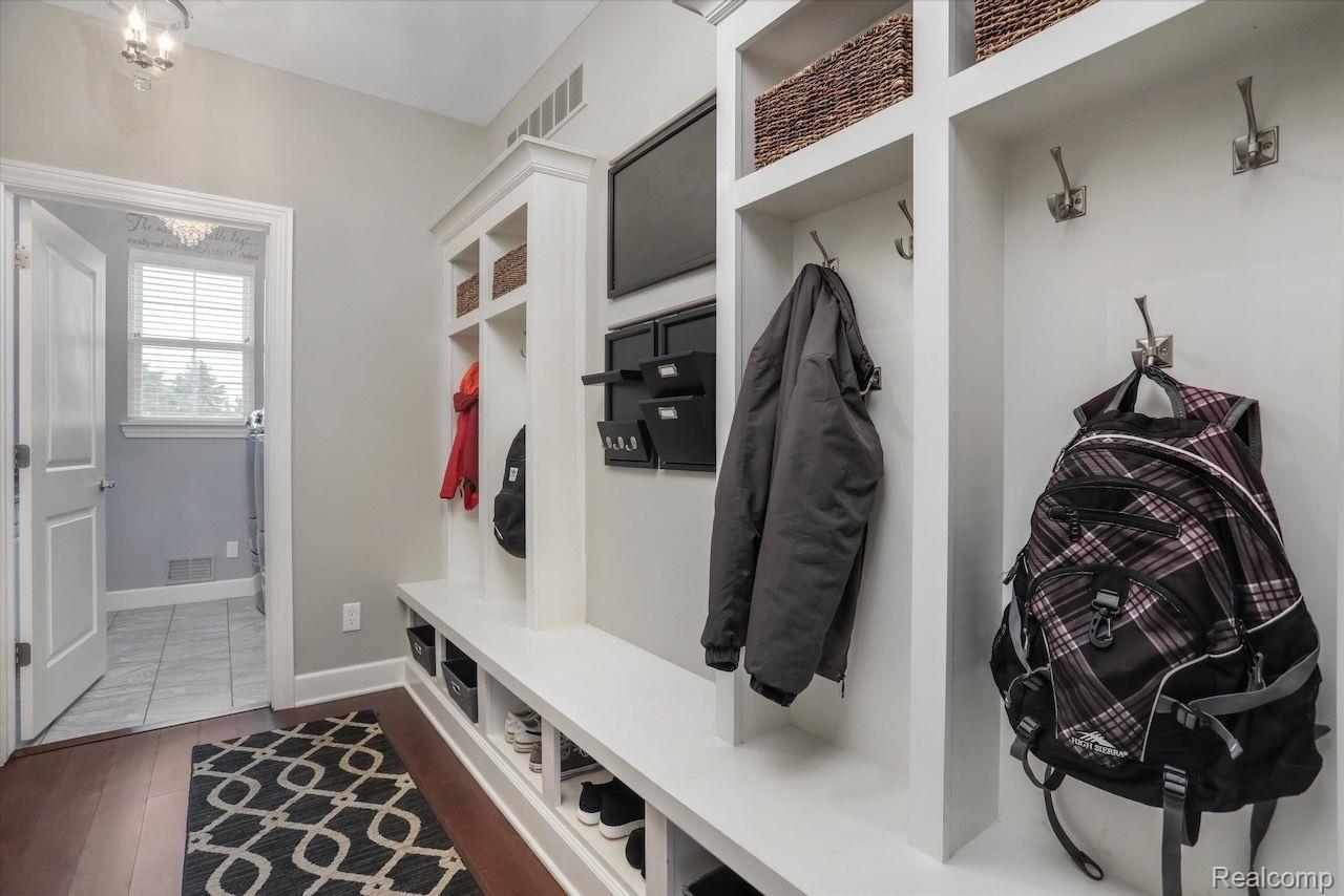 4561 OAKHURST RIDGE Road