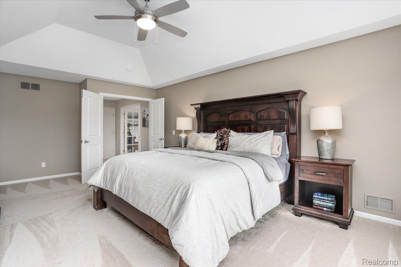 4561 OAKHURST RIDGE Road