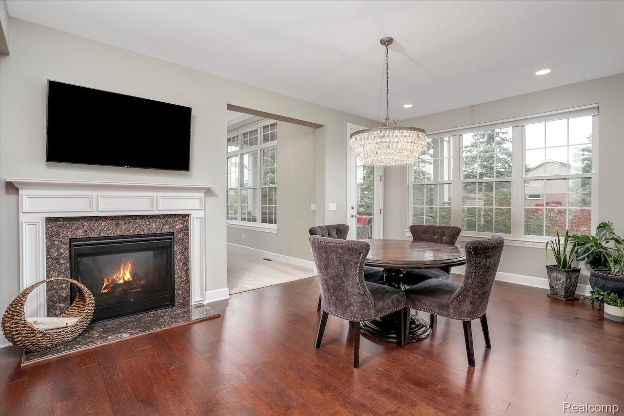 4561 OAKHURST RIDGE Road