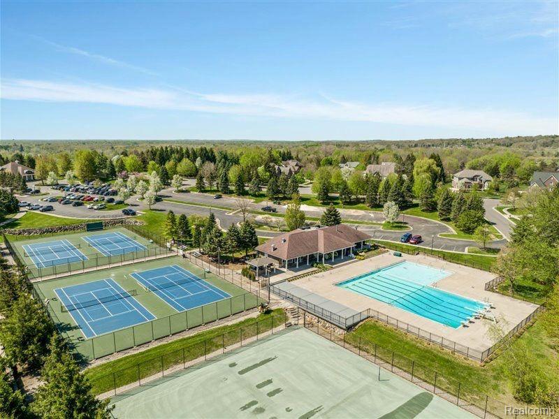 4561 OAKHURST RIDGE Road