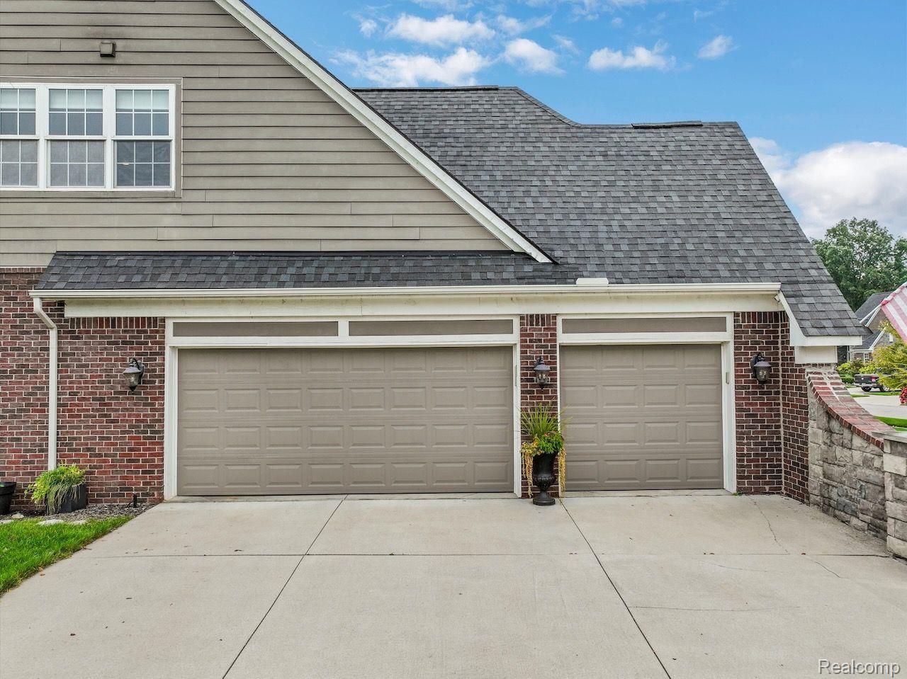 4561 OAKHURST RIDGE Road