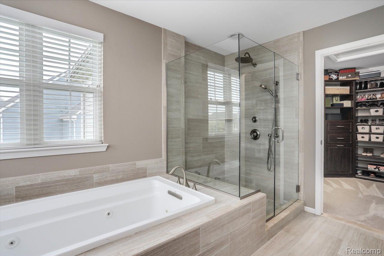 4561 OAKHURST RIDGE Road