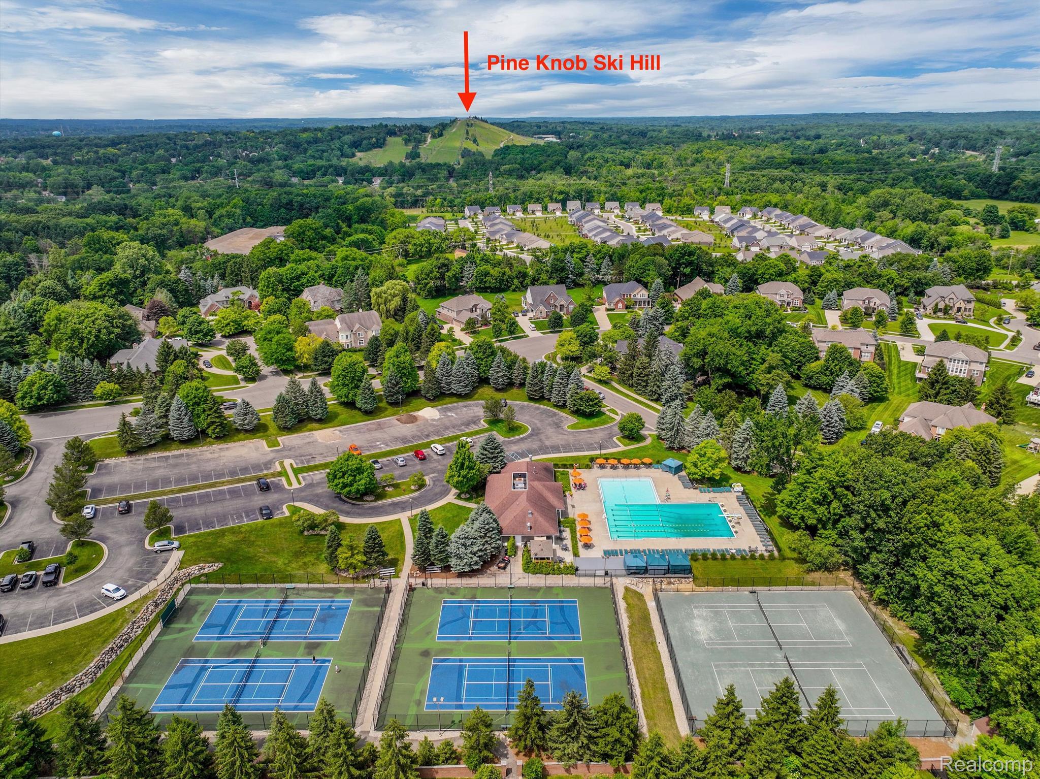 4561 OAKHURST RIDGE Road