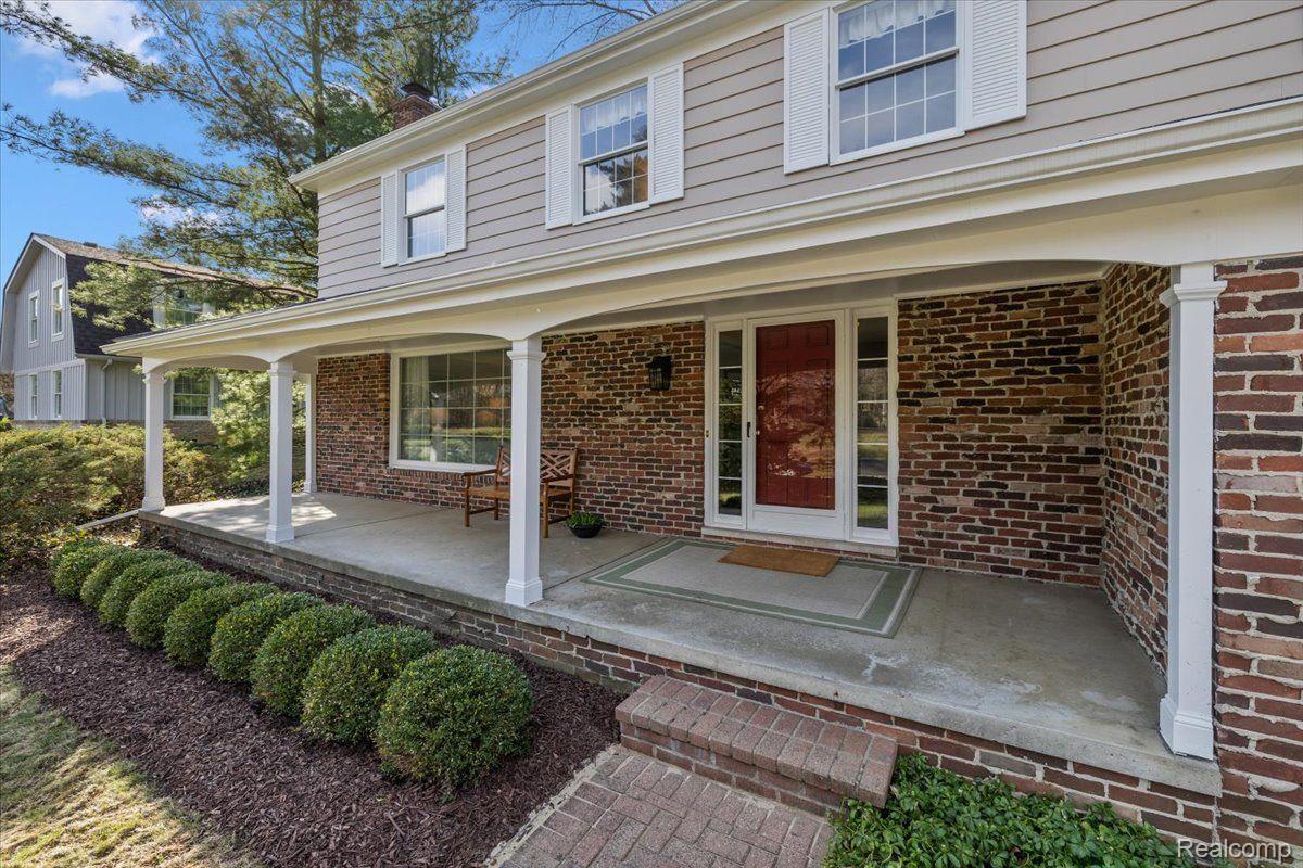 762 KENSINGTON Lane
