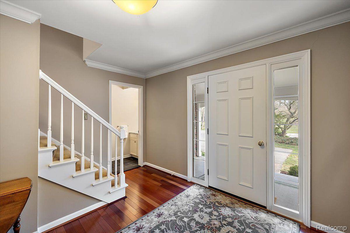 762 KENSINGTON Lane