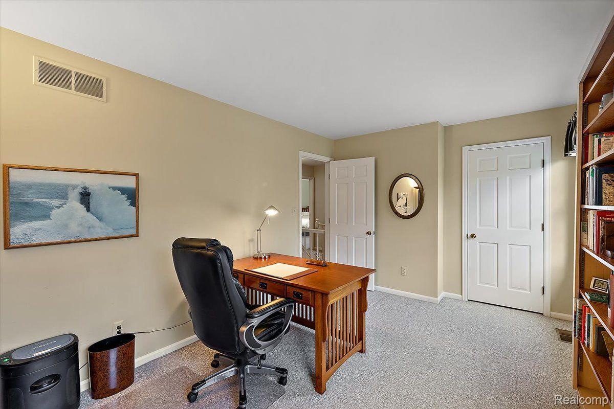 762 KENSINGTON Lane