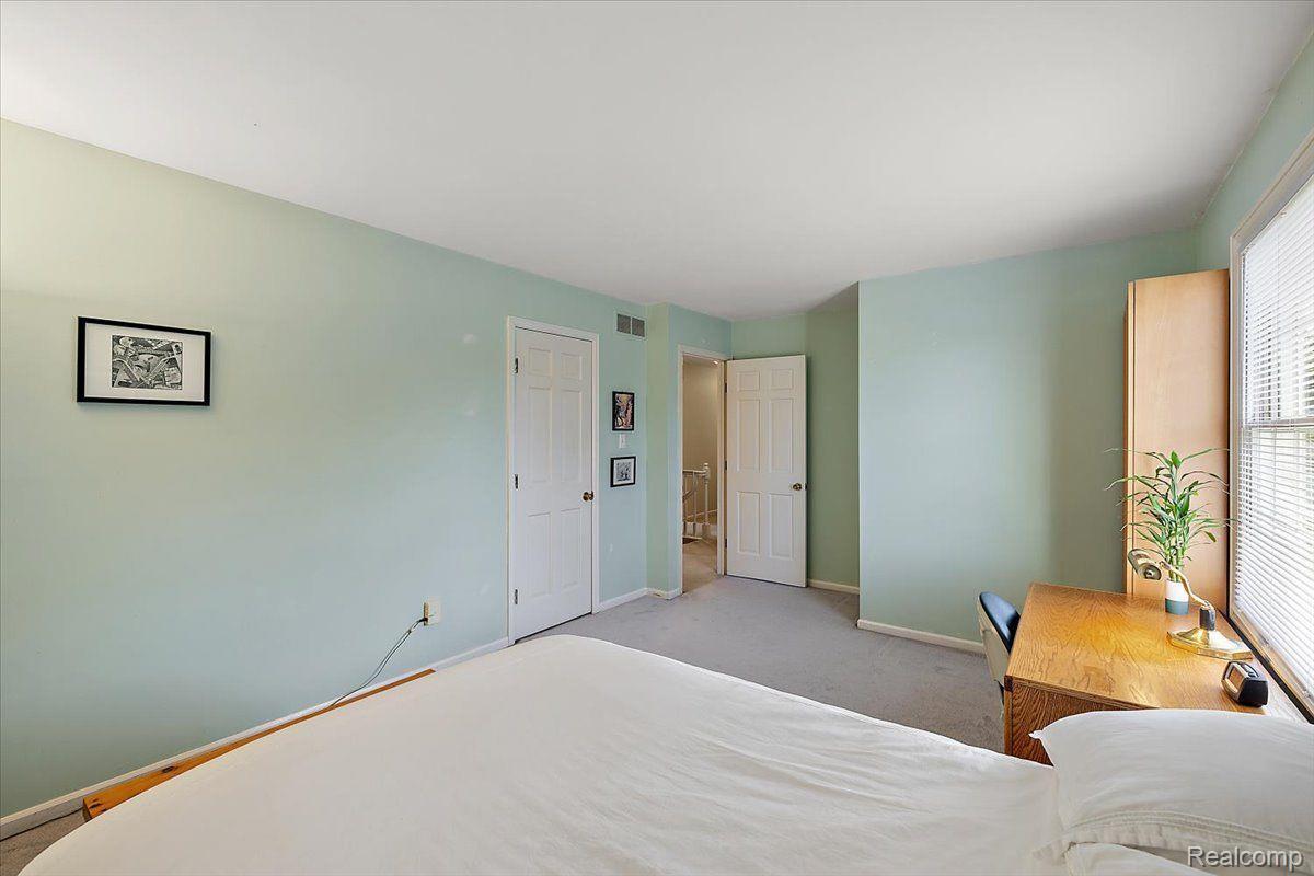 762 KENSINGTON Lane