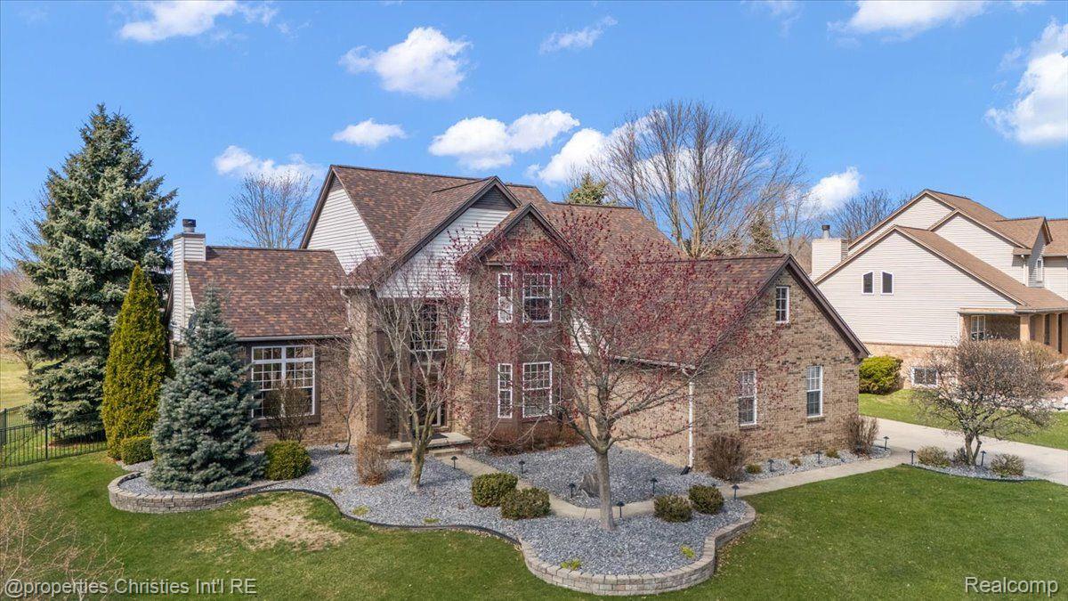5804 STONE HILL