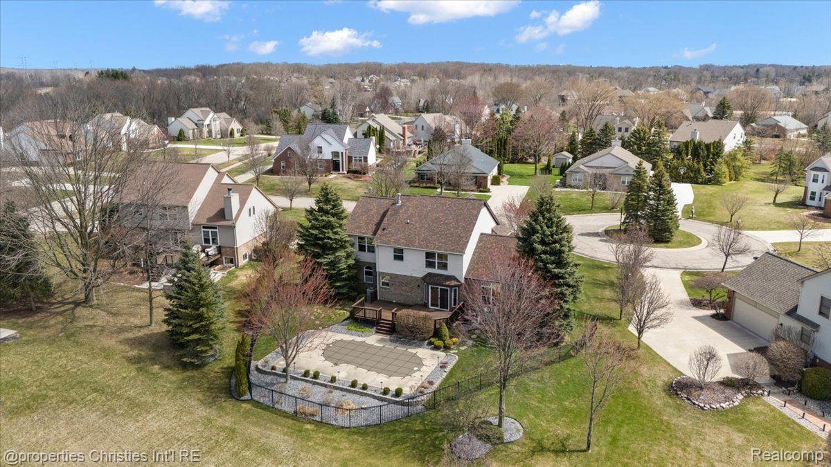 5804 STONE HILL