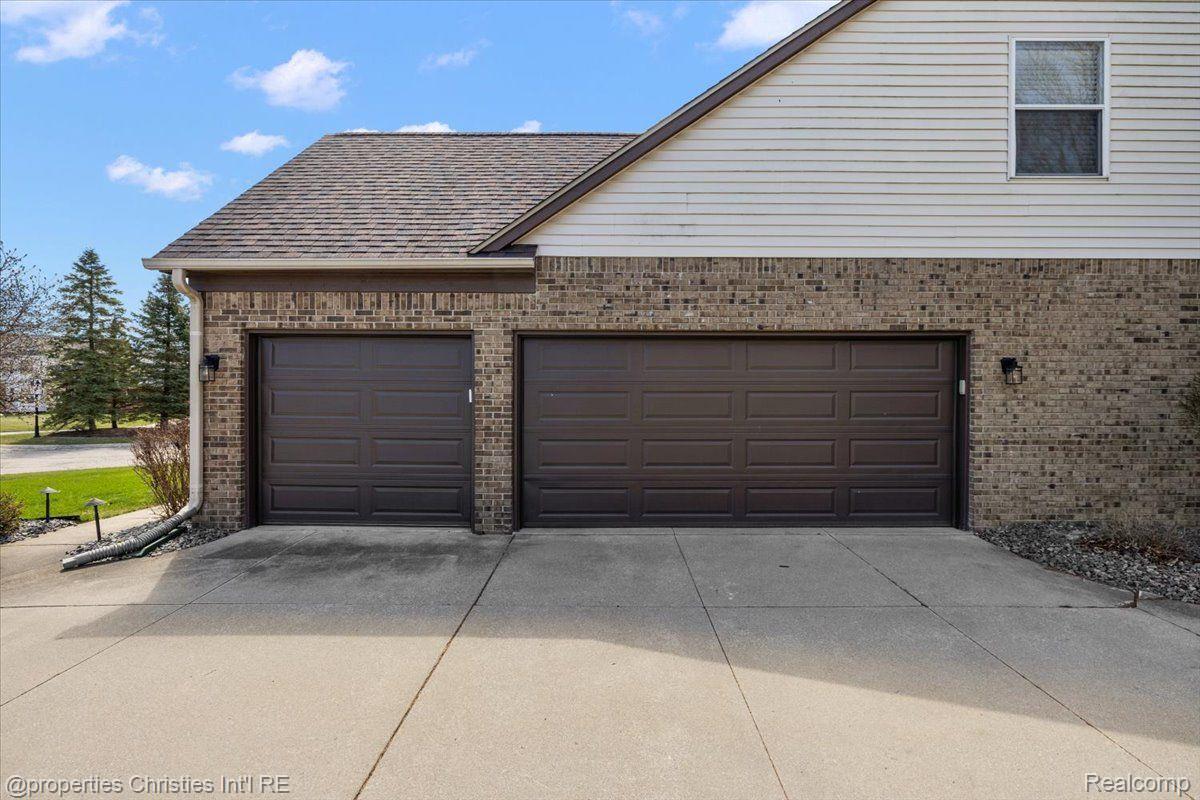 5804 STONE HILL