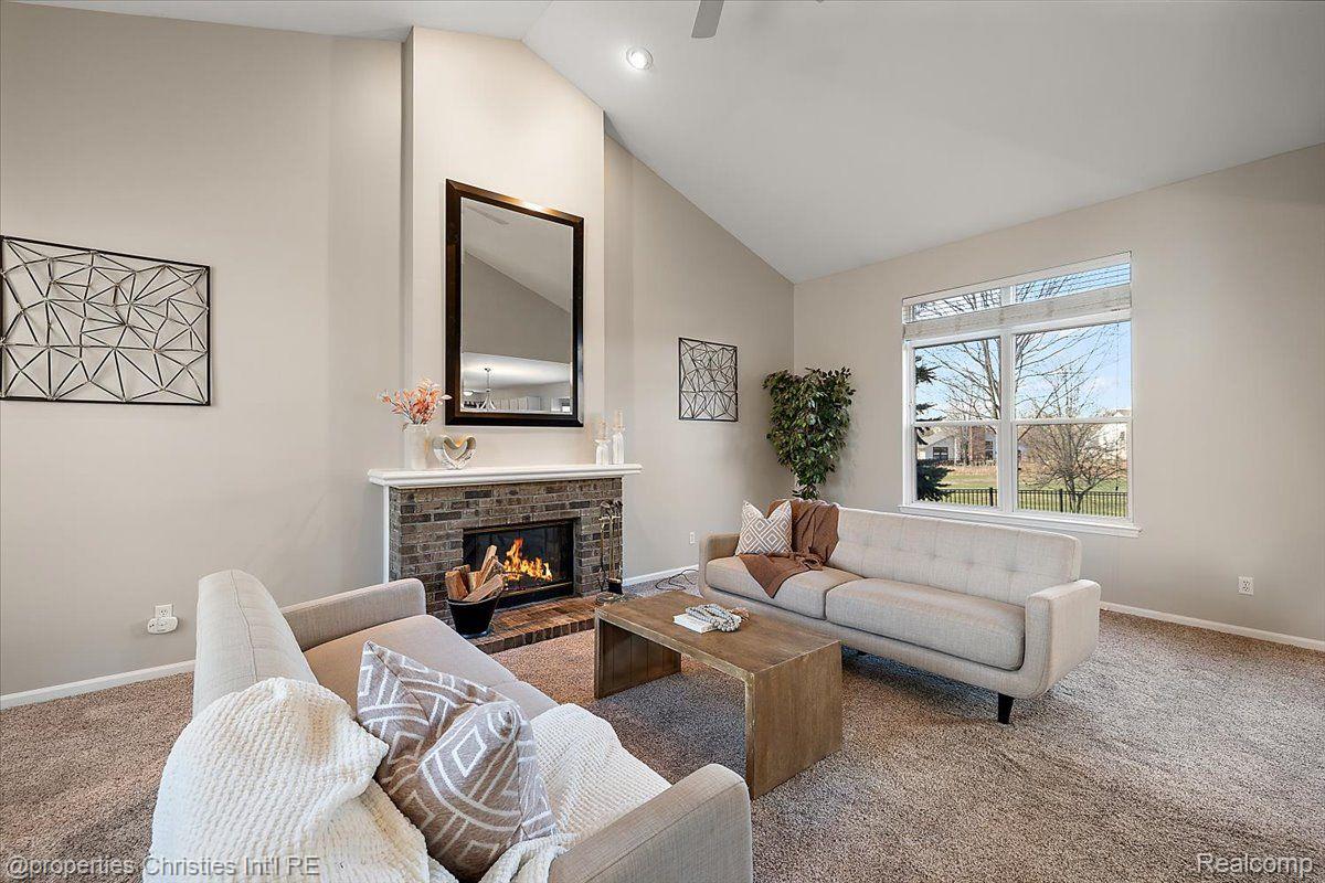 5804 STONE HILL