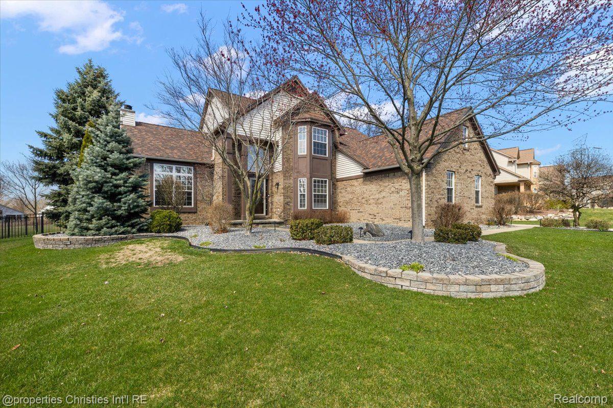 5804 STONE HILL