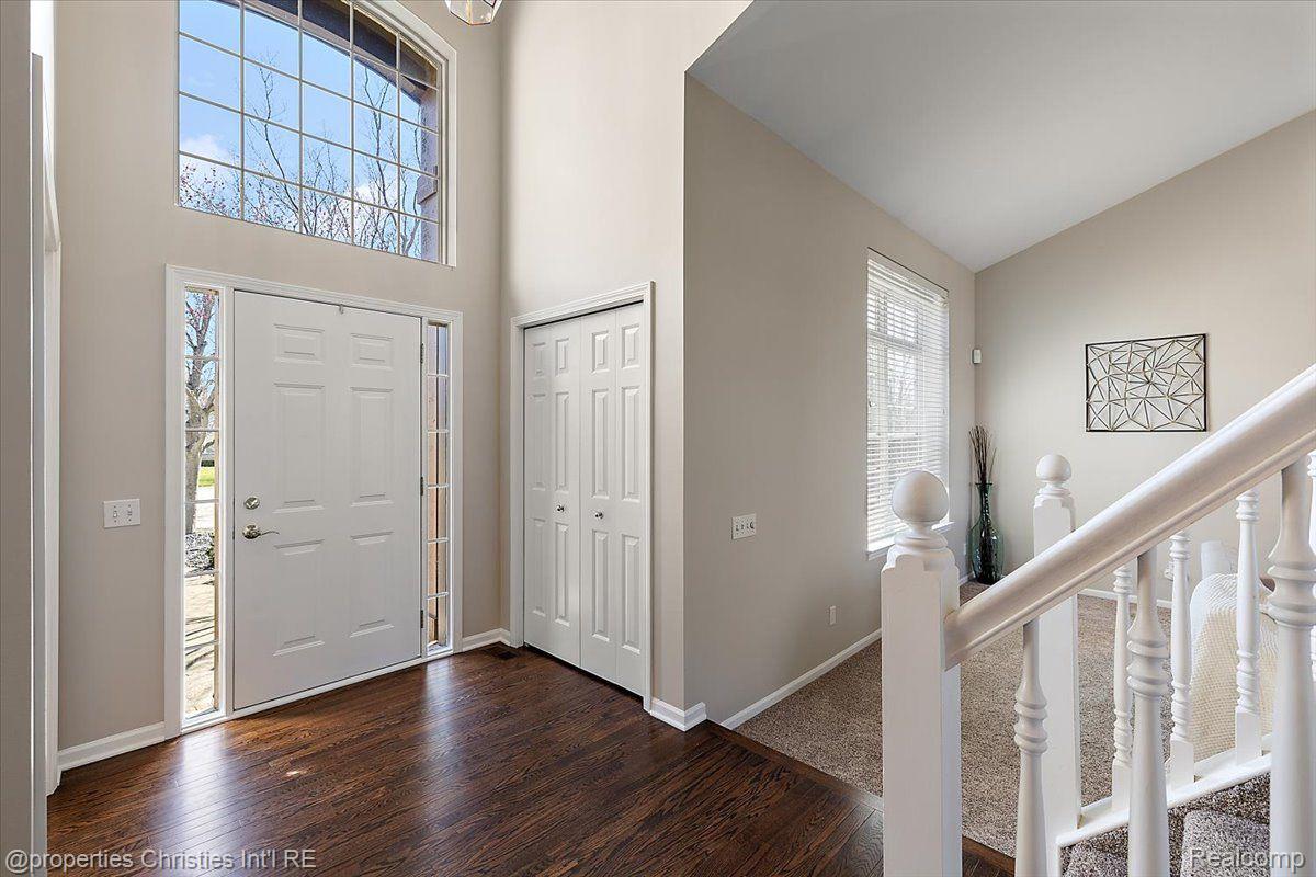 5804 STONE HILL