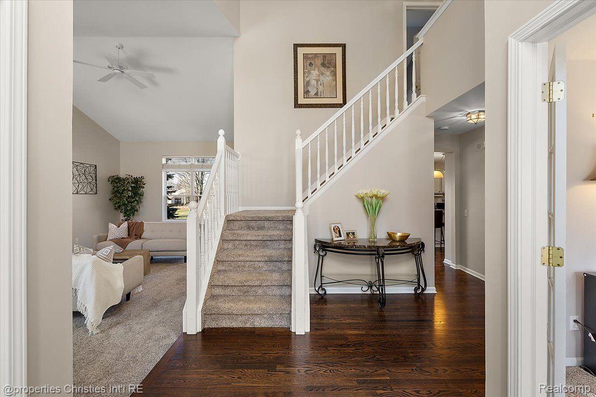 5804 STONE HILL