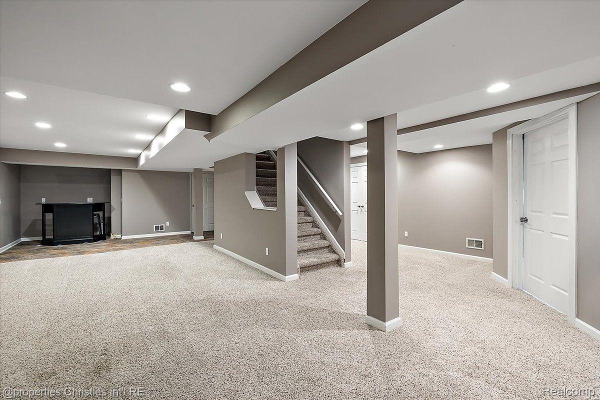 5804 STONE HILL