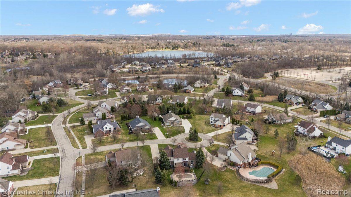 5804 STONE HILL