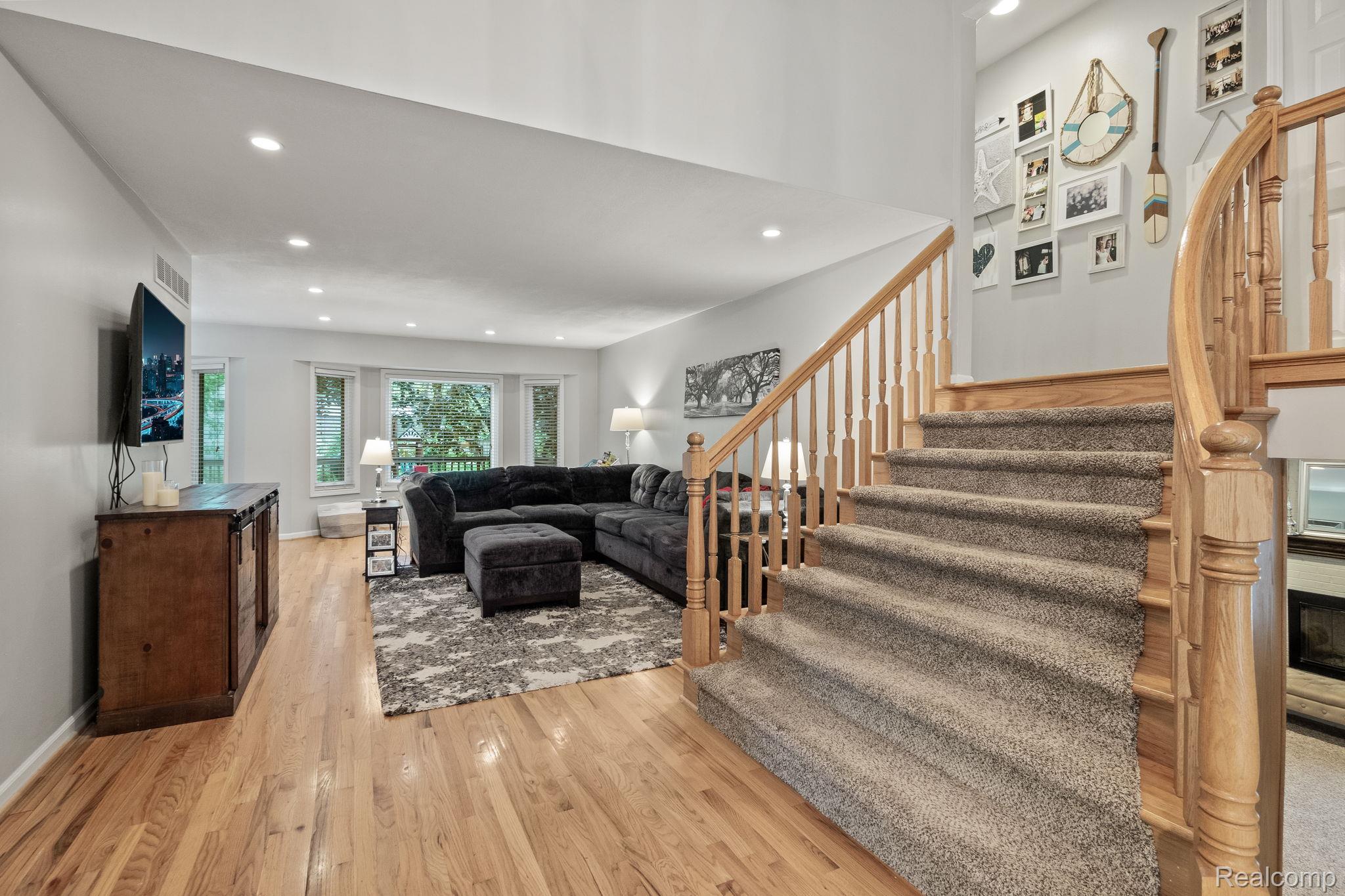 3830 Elder Road S