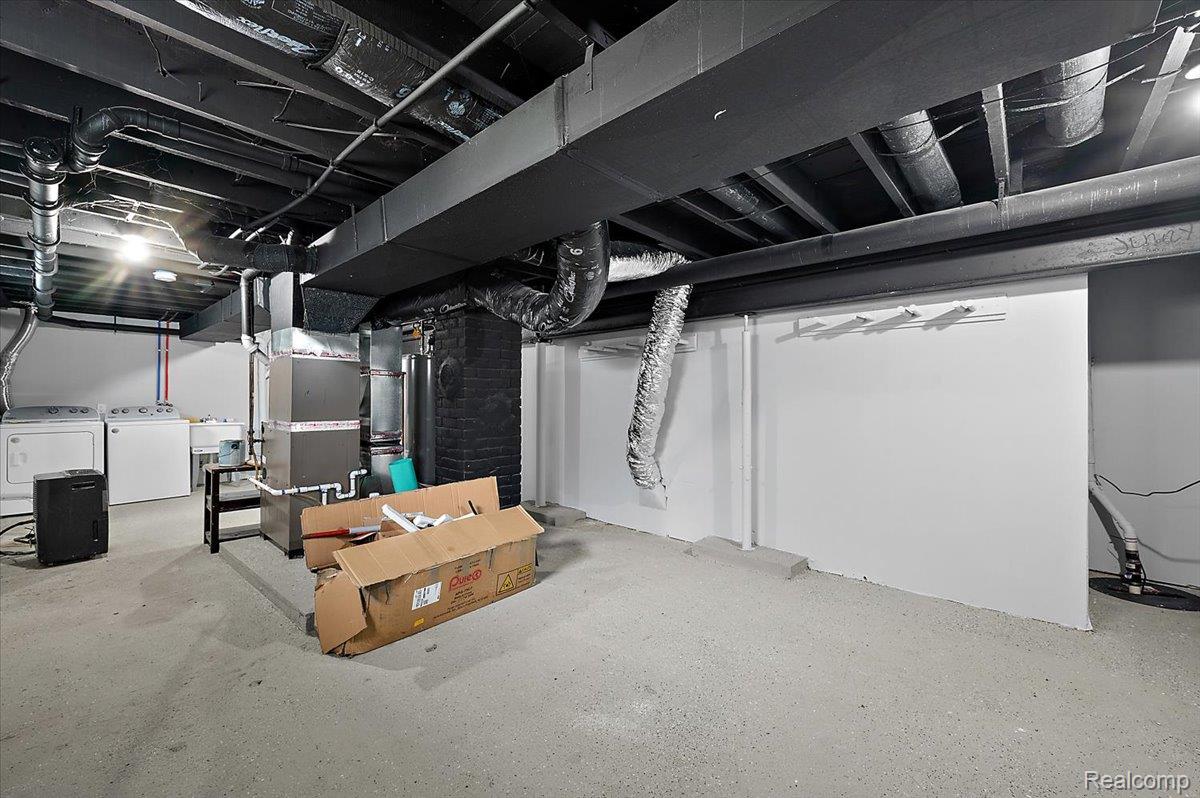 233 W 11 Mile Road