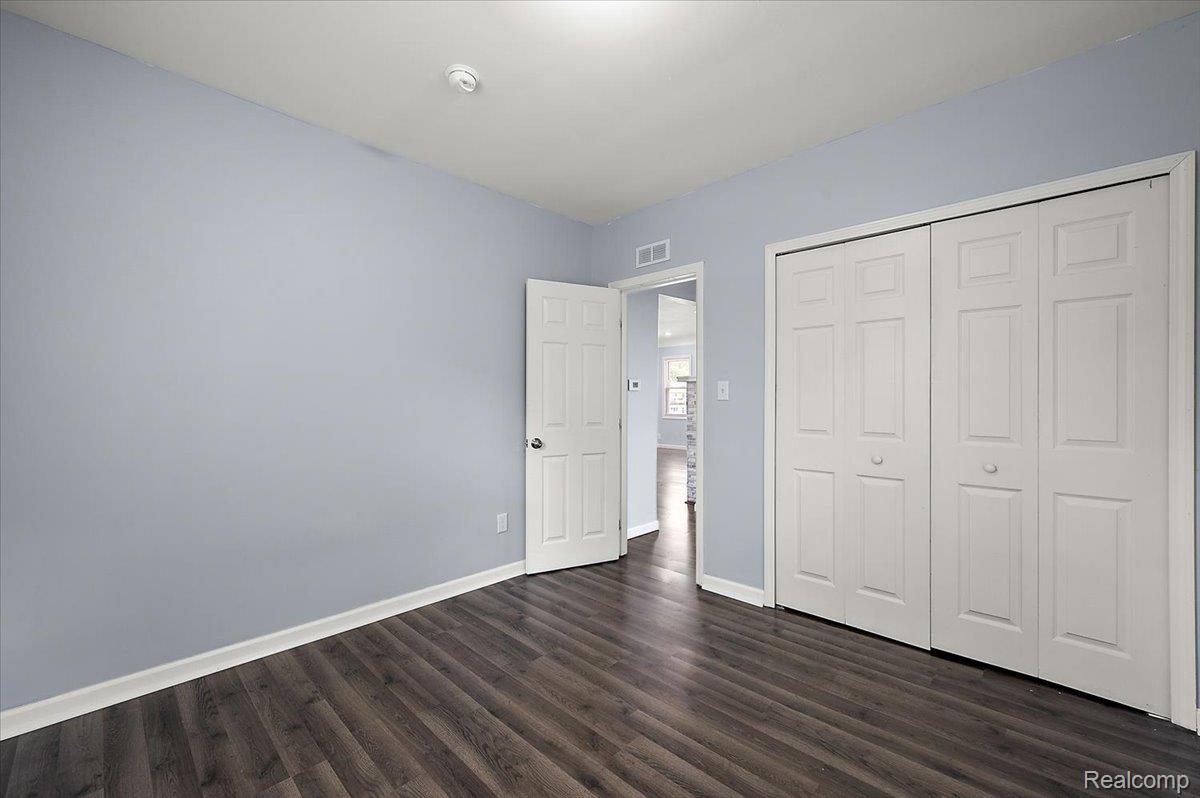 233 W 11 Mile Road