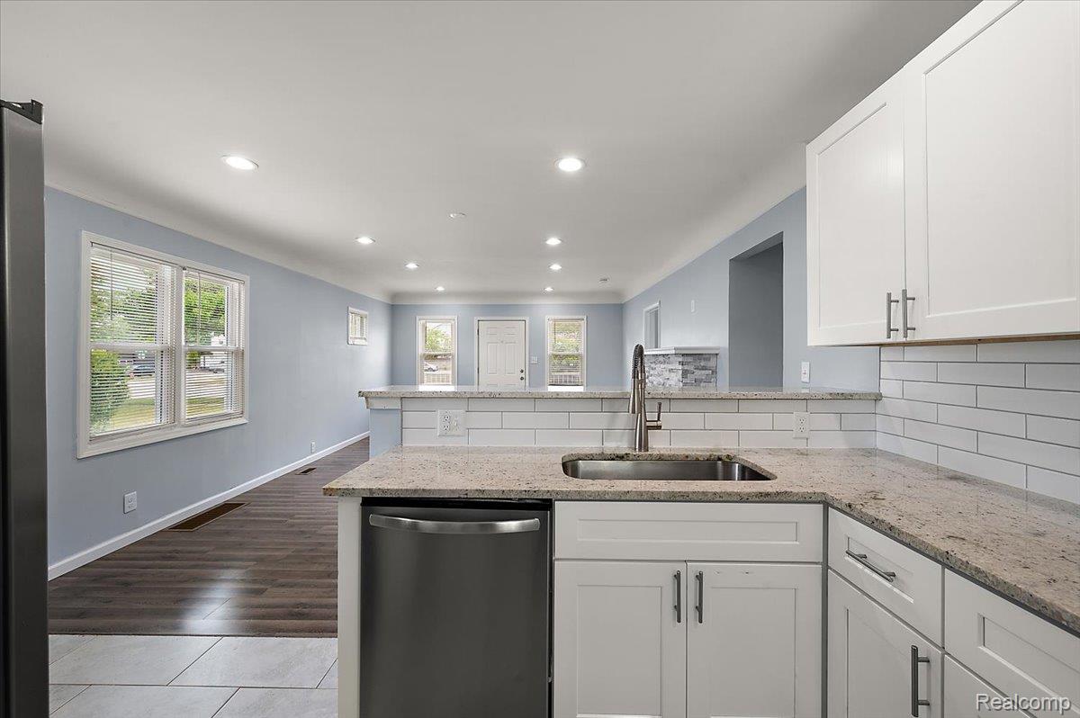 233 W 11 Mile Road