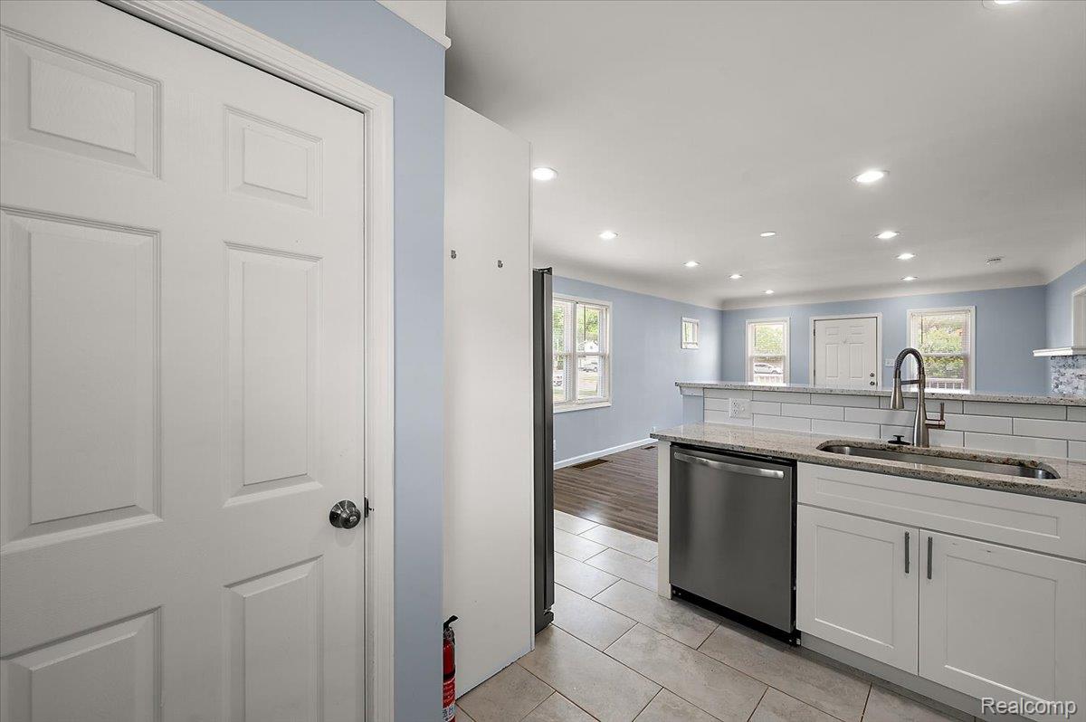 233 W 11 Mile Road