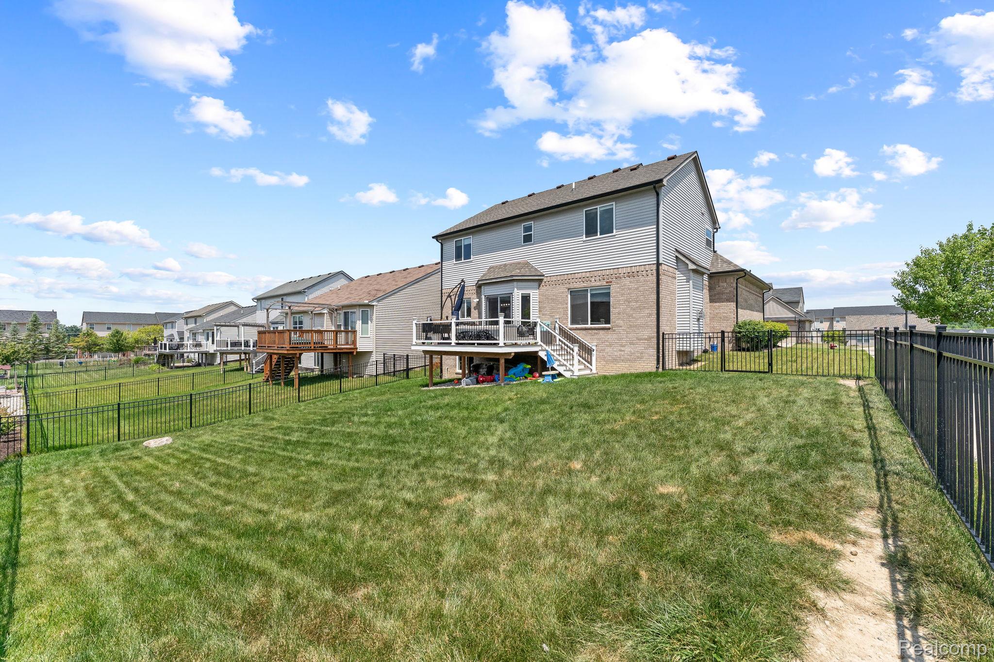 4074 Peach Tree Lane
