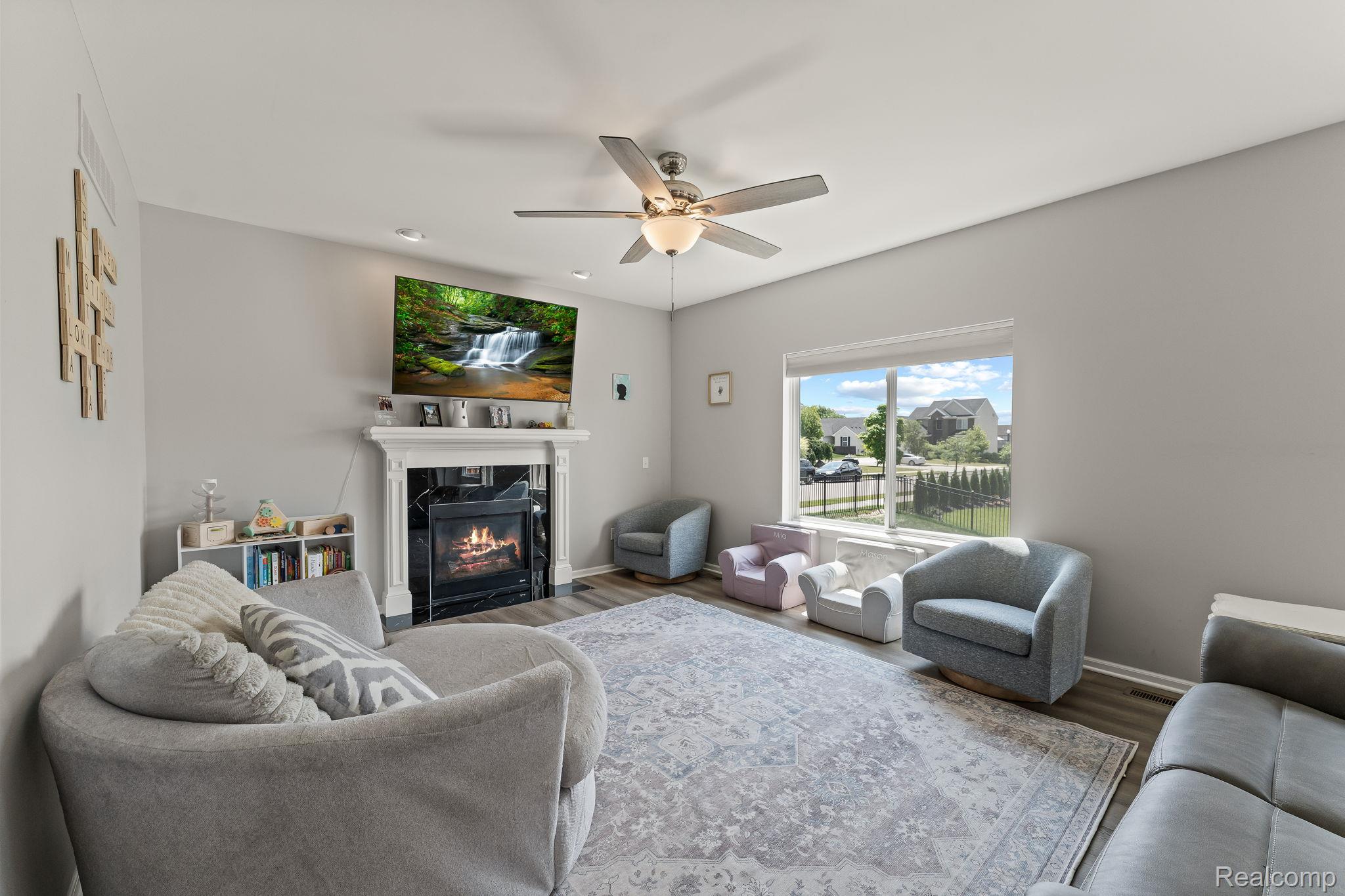 4074 Peach Tree Lane