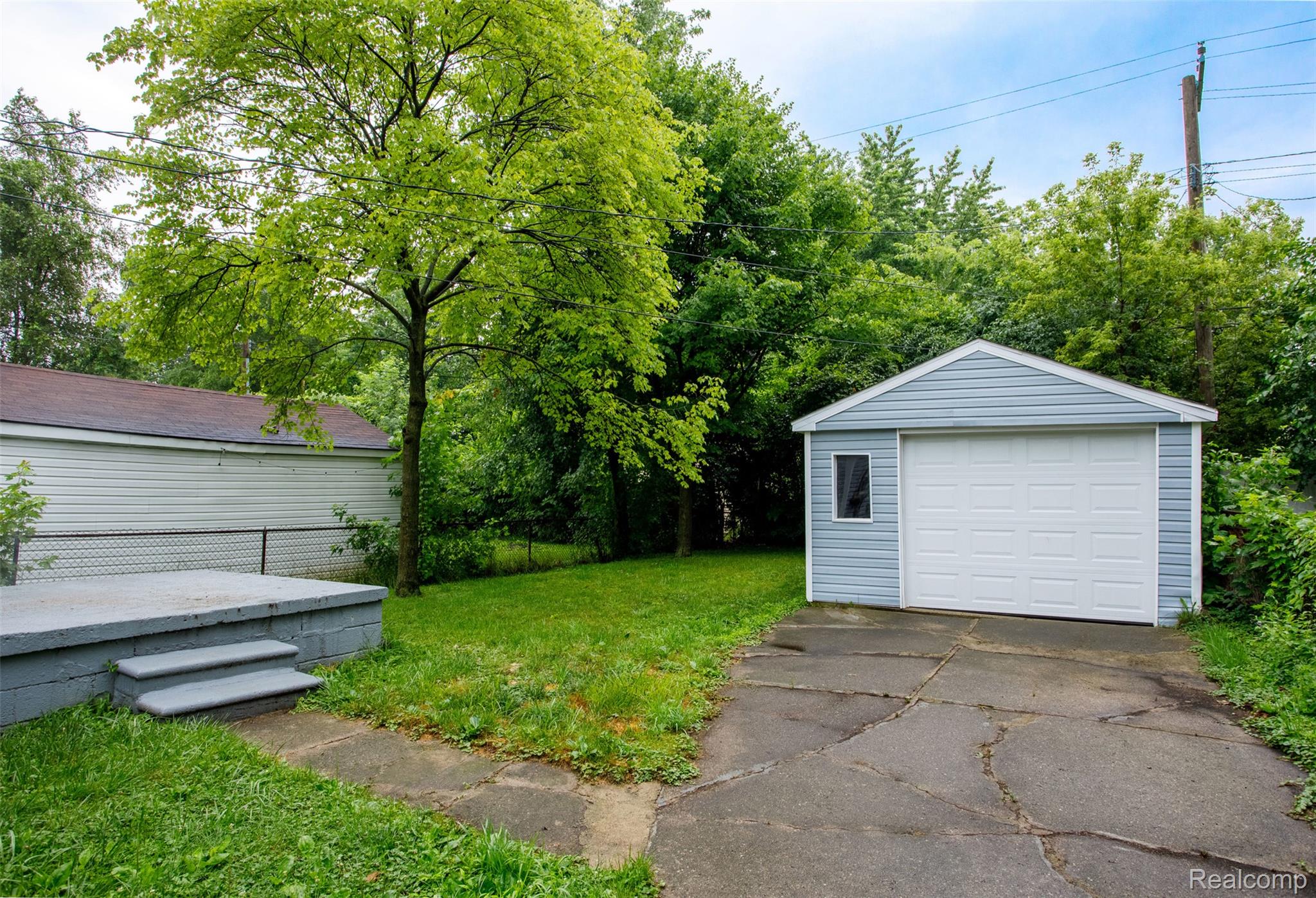 27700 Dartmouth Street