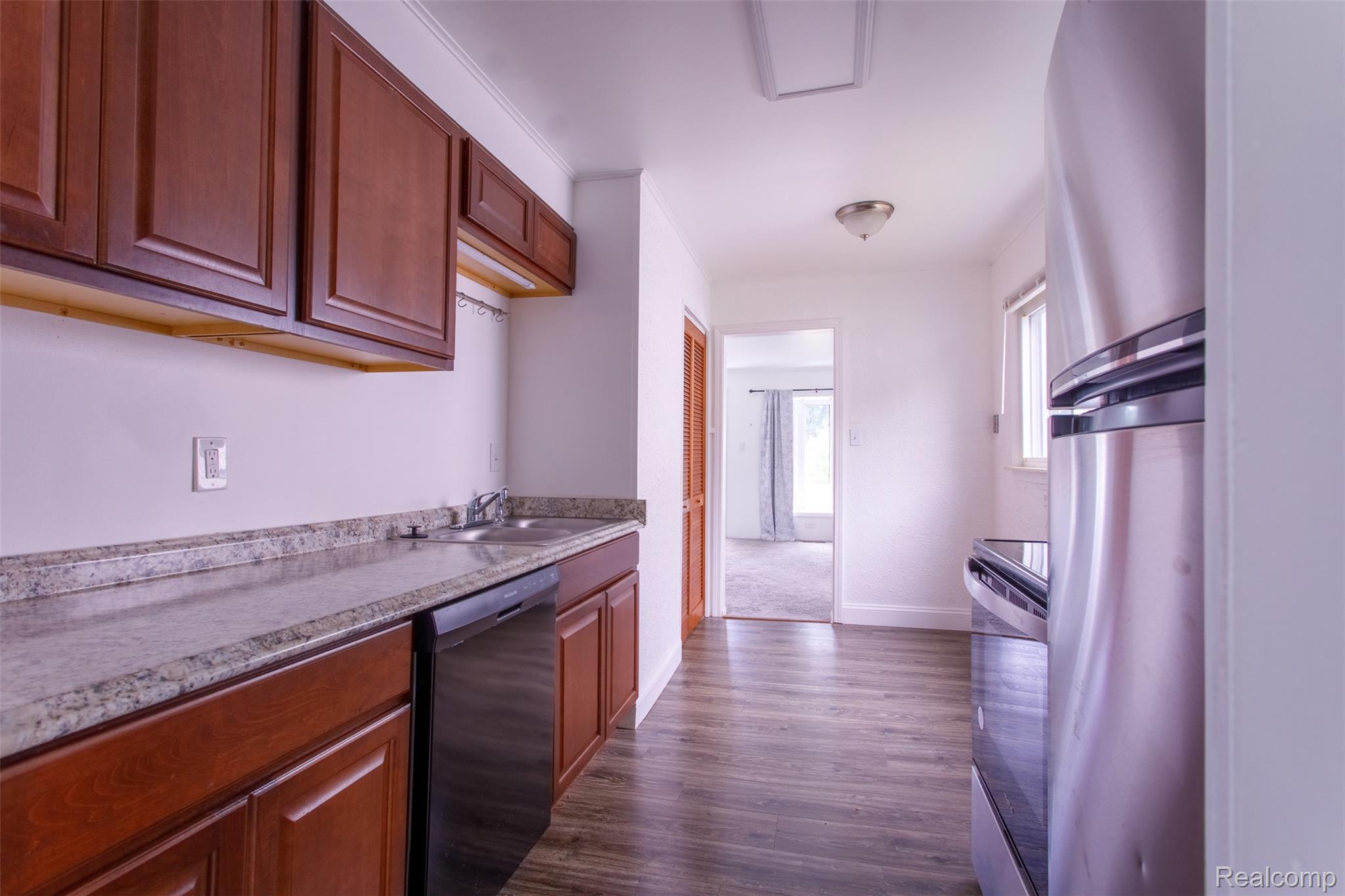 27700 Dartmouth Street