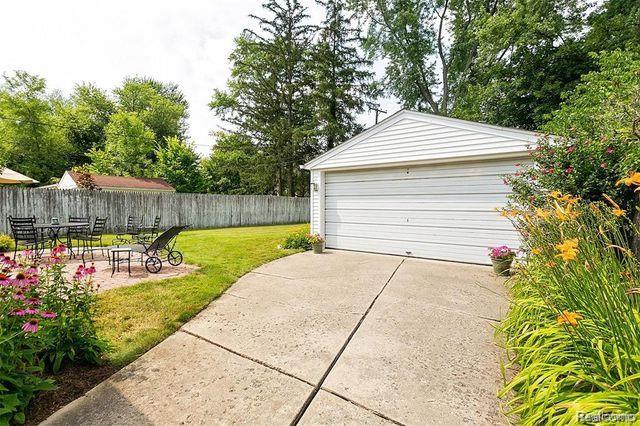 2243 Dorchester Road