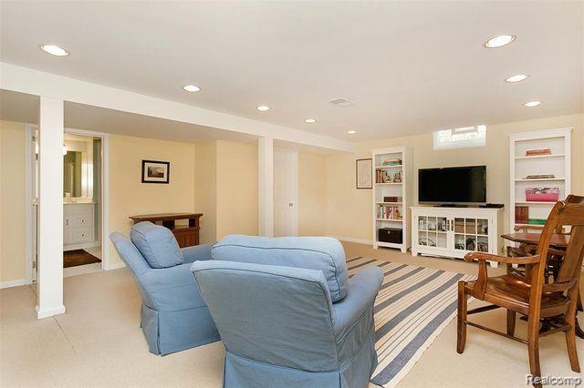 2243 Dorchester Road