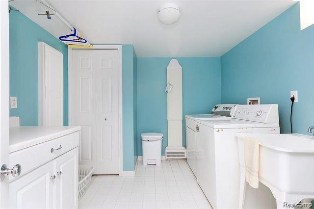 2243 Dorchester Road