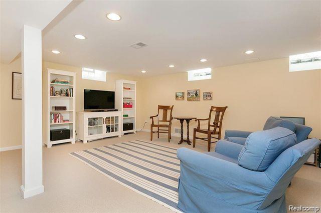 2243 Dorchester Road