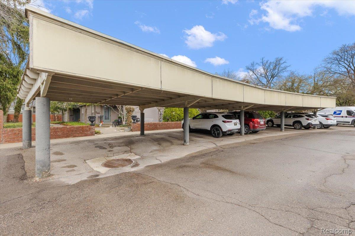 1077 N Old Woodward Avenue