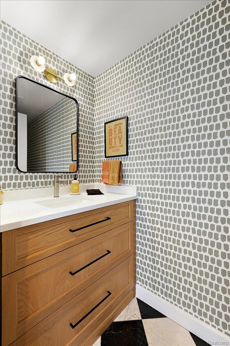 1077 N Old Woodward Avenue