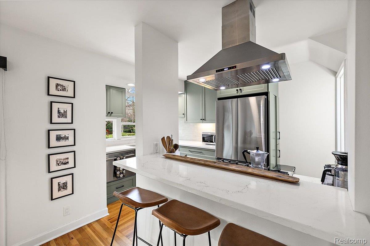 1077 N Old Woodward Avenue