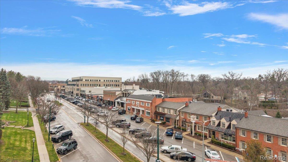 1077 N Old Woodward Avenue